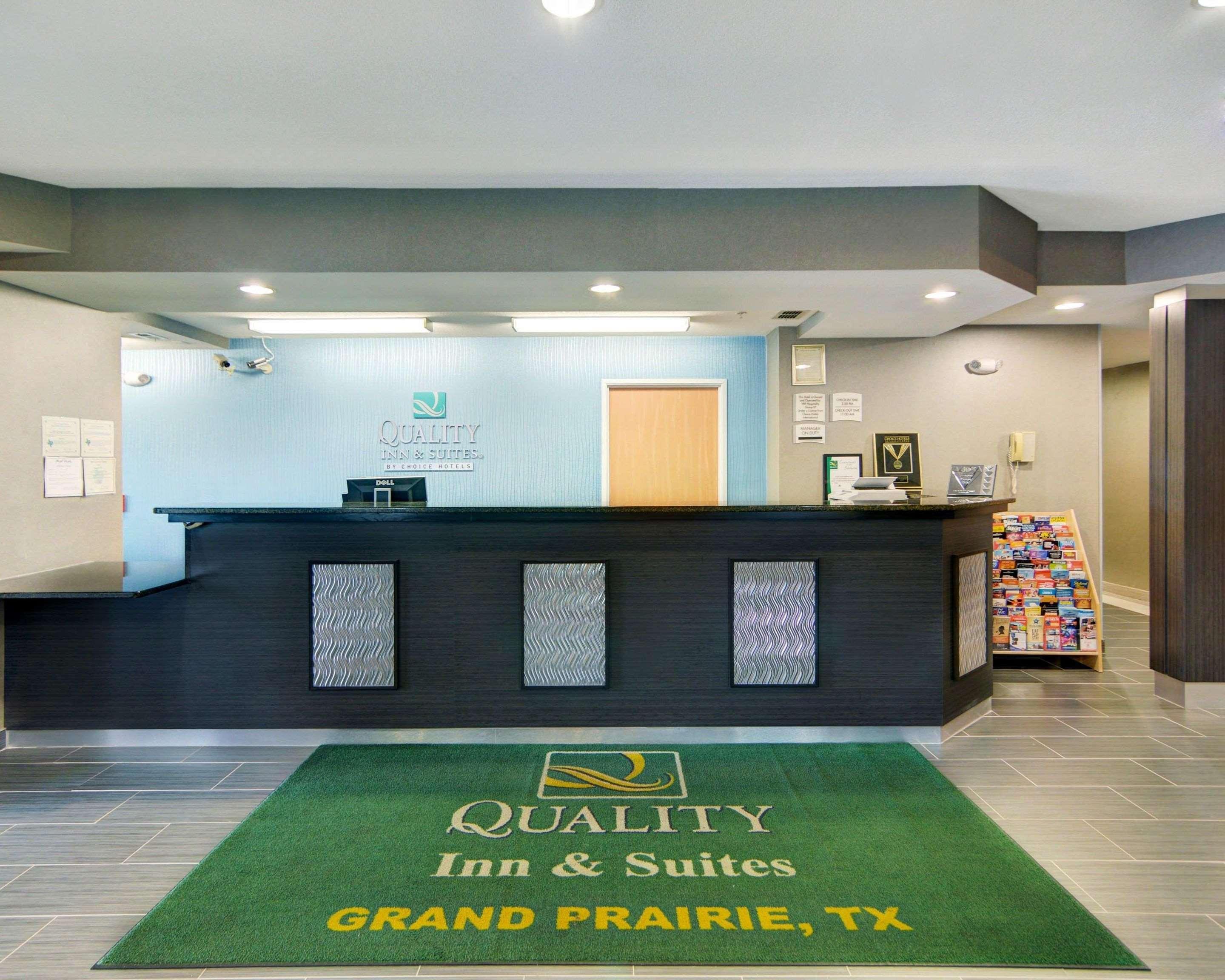 Quality Inn & Suites Grand Prairie Εξωτερικό φωτογραφία